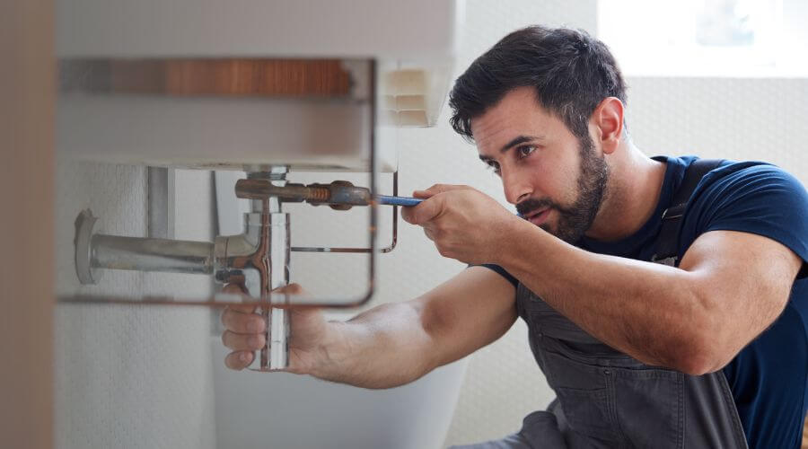 Water heater leaking fix in Montegut, LA